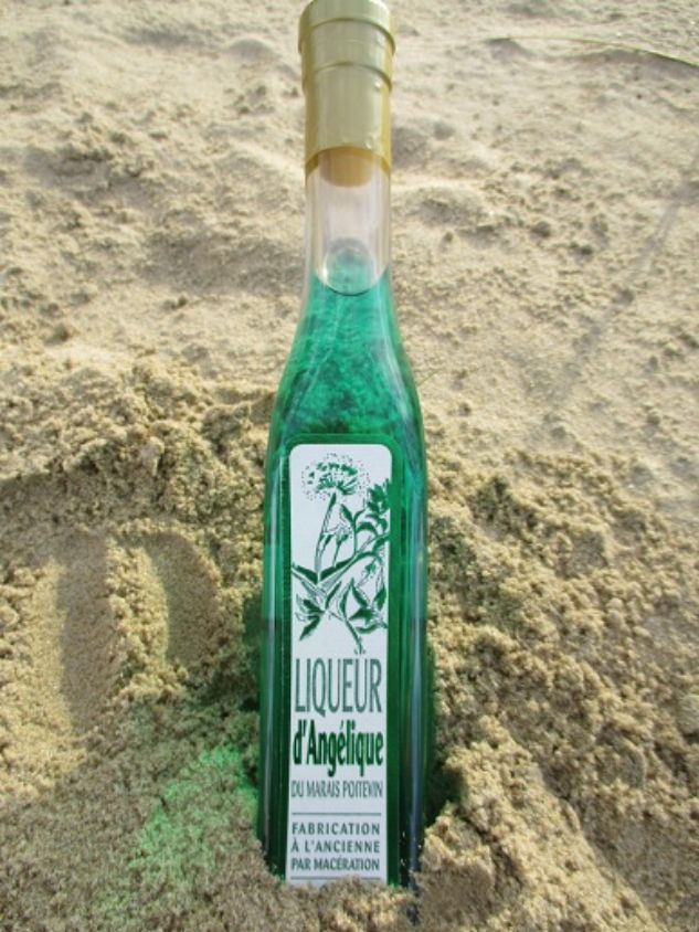 Liqueur d'Angélique du marais Poitevin chez Terre et mer 17